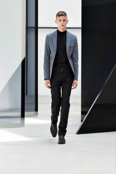 Look 8